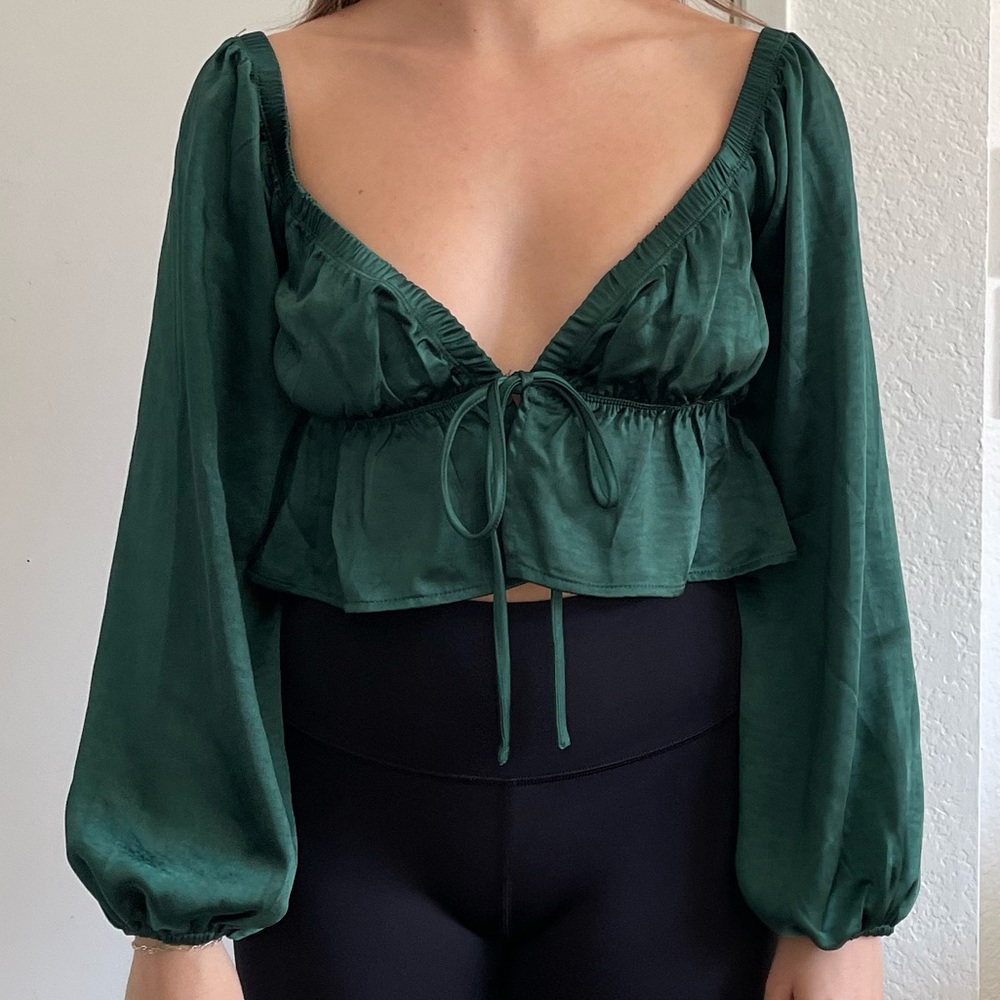 Audrey - Green Crop top long sleeve blouse